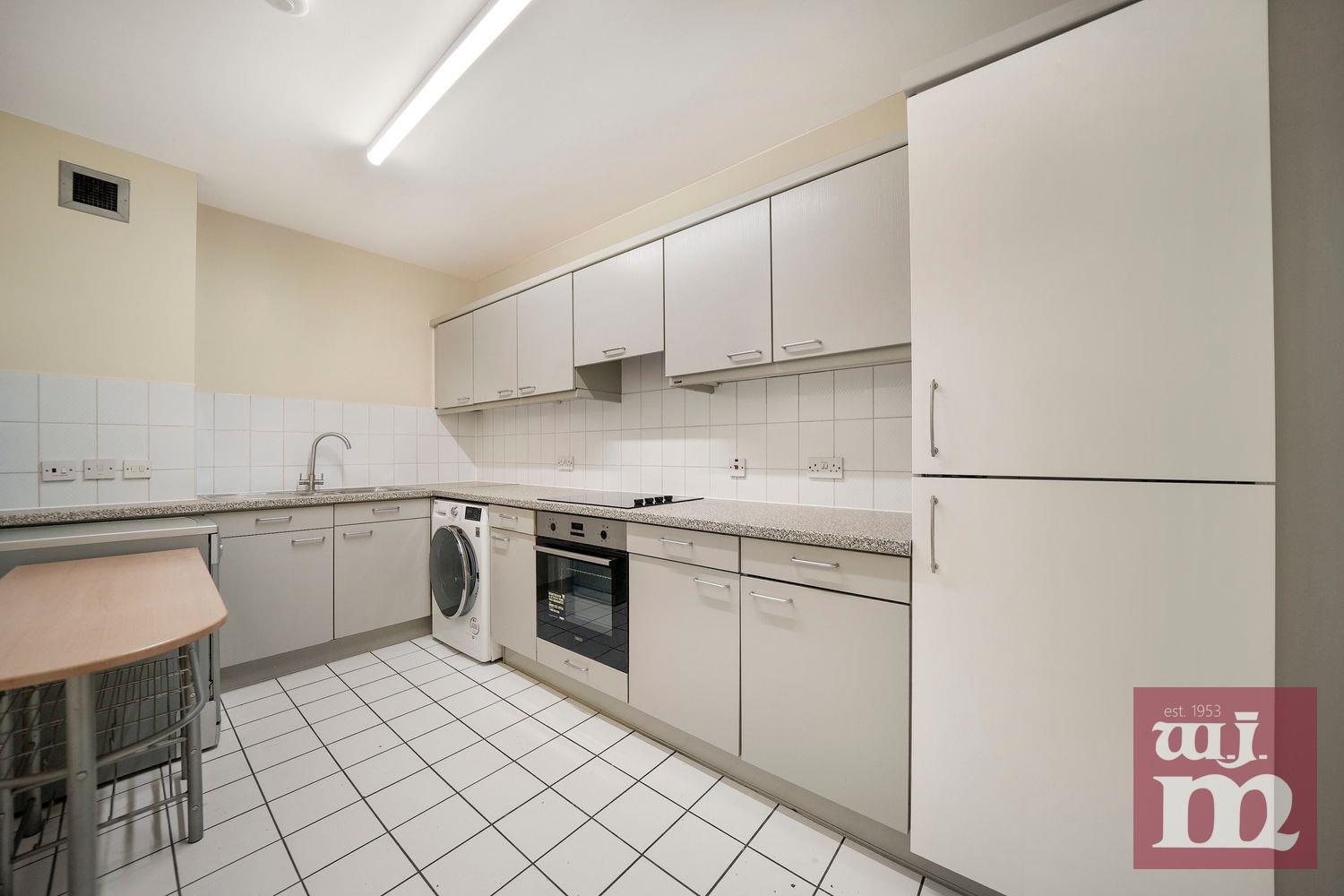 1 bed property in Hera Court, Canary Wharf